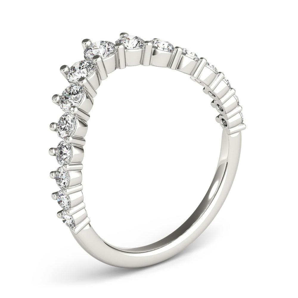 chevron graduated diamond band